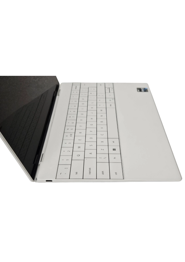 Bezramkowy aluminiowy ultrabook Dell XPS 9320 i5-1240P 16GB 512GB SSD 13,4